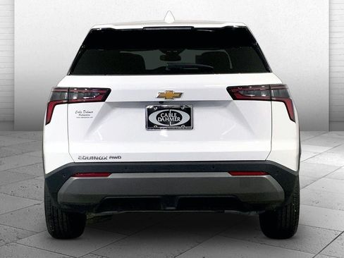 Used 2026 Chevrolet Equinox LT AWD/4WD image 3