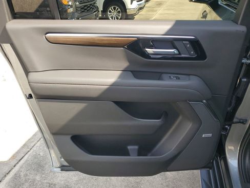 New 2026 Chevrolet Suburban High Country w/ Sun And Tow Package AWD/4WD image 9