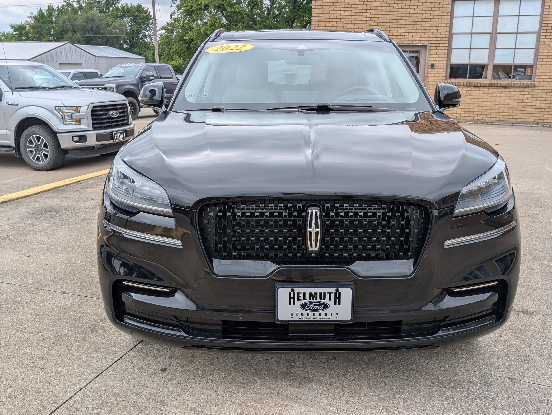 Used 2022 Lincoln Aviator Reserve w/ Equipment Group 201A AWD/4WD image 3