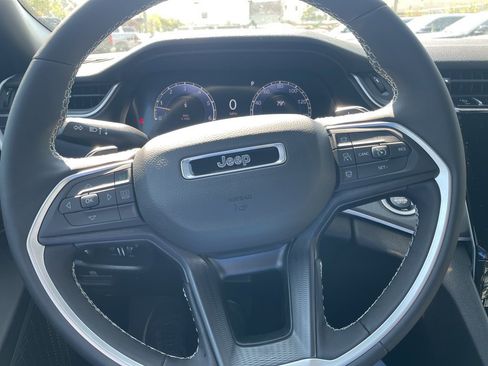 New 2025 Jeep Grand Cherokee Laredo X w/ Luxury Tech Group I image 24