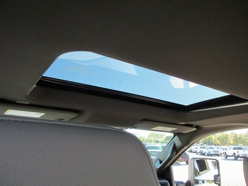 New 2026 GMC Sierra 3500 SLT w/ SLT Premium Package image 11