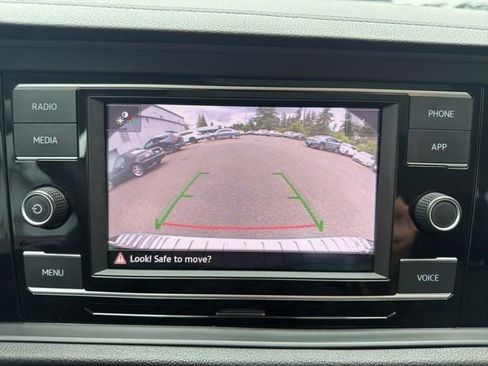 Certified 2023 Volkswagen Jetta SE w/ Panoramic Sunroof Package FWD image 20