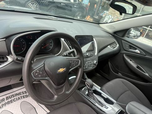 Used 2022 Chevrolet Malibu LT FWD image 11