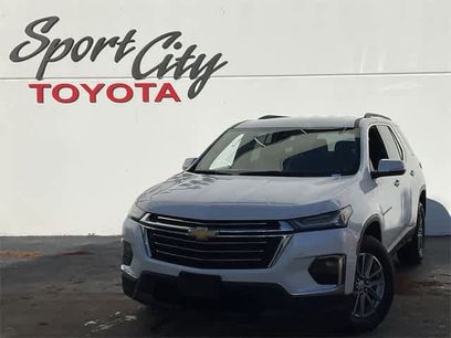 Used 2023 Chevrolet Traverse LT