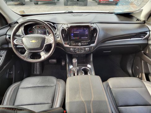 Used 2020 Chevrolet Traverse LT w/ LT Premium Package AWD/4WD image 4