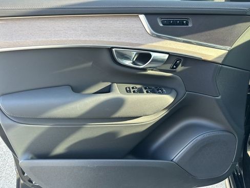 Certified 2025 Volvo XC90 B5 Plus image 18