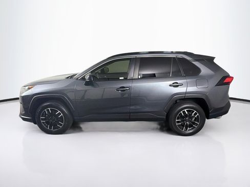 Used 2019 Toyota RAV4 LE FWD image 4
