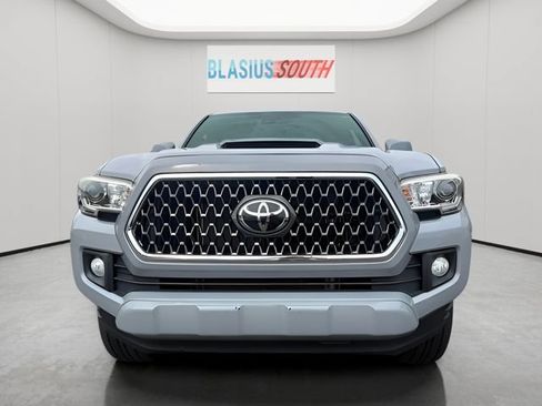 Used 2019 Toyota Tacoma TRD Sport AWD/4WD image 8