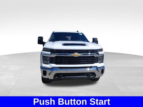 Used 2026 Chevrolet Silverado 2500 LT AWD/4WD image 4
