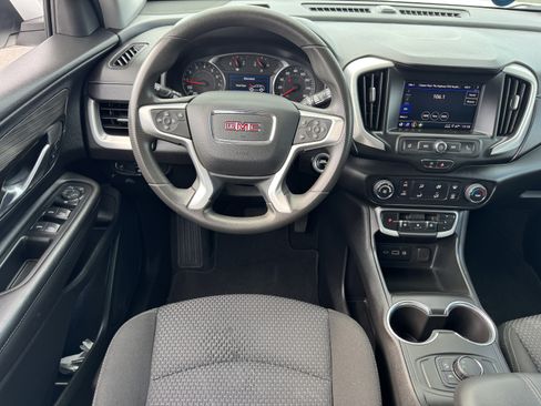 Used 2022 GMC Terrain SLE w/ Elevation Edition image 18