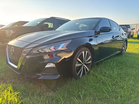 Used 2022 Nissan Altima 2.5 SR FWD image 1