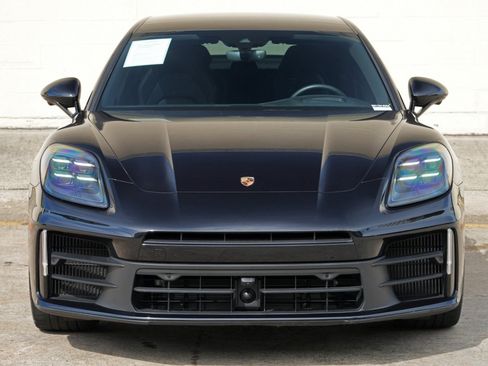 Used 2025 Porsche Panamera image 54