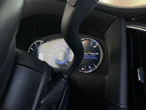 Used 2017 Cadillac Escalade ESV Base image 32