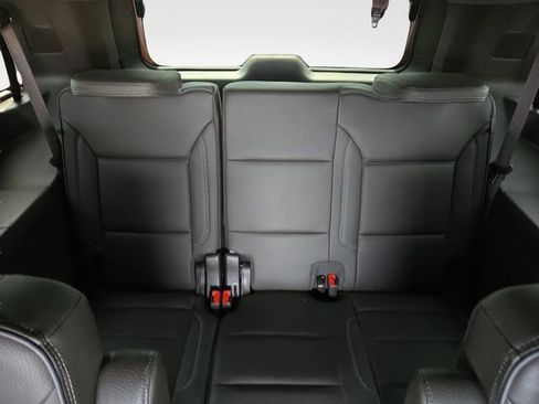 Used 2024 GMC Yukon Denali w/ Advanced Technology Package AWD/4WD image 12