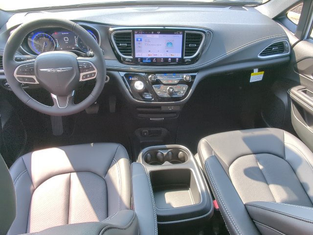 New 2026 Chrysler Pacifica Select FWD image 15