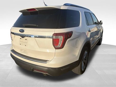 Used 2018 Ford Explorer Limited w/ Equipment Group 301A FWD image 29