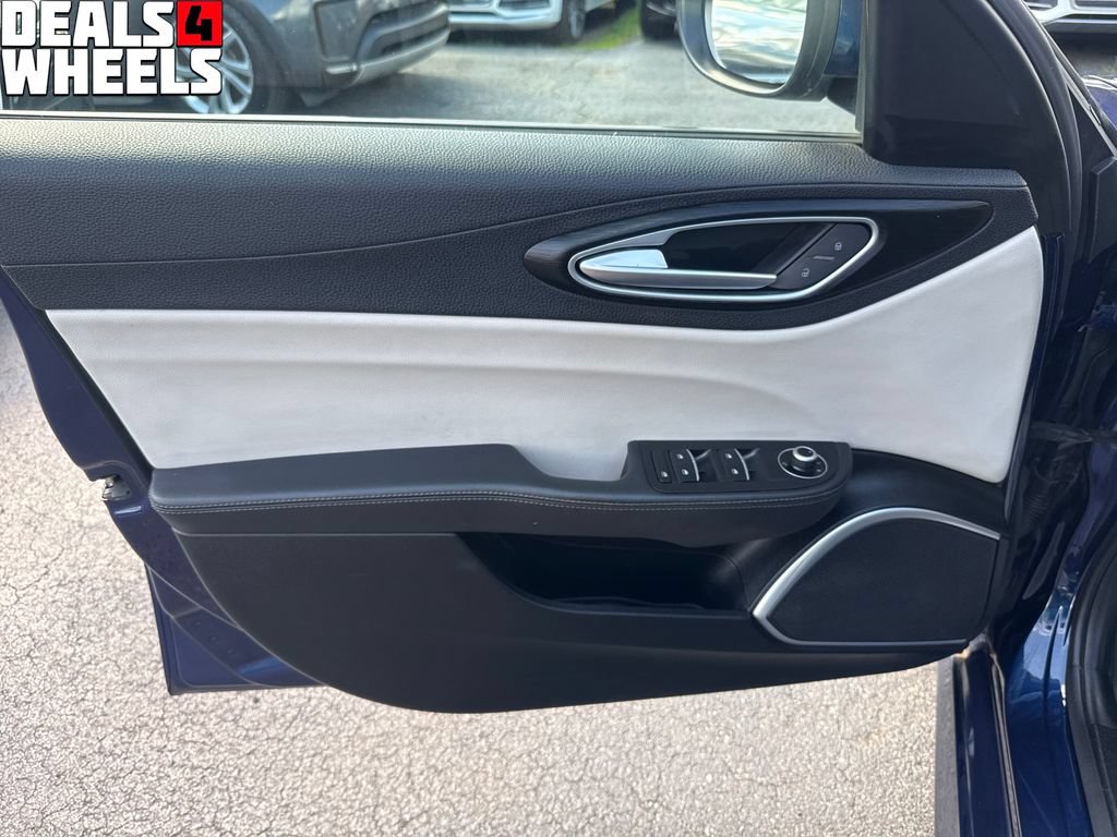 Used 2018 Alfa Romeo Giulia AWD image 10