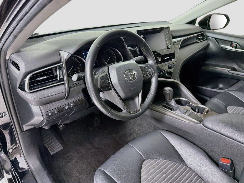 Used 2023 Toyota Camry SE FWD image 9