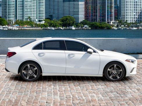 Used 2022 Mercedes-Benz A 220 image 4