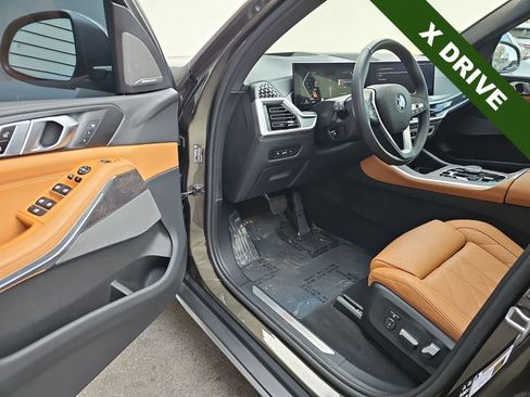Used 2025 BMW X5 xDrive40i w/ Premium Package AWD/4WD image 10