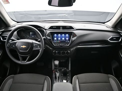 Used 2022 Chevrolet TrailBlazer LT w/ Convenience Package AWD/4WD image 12