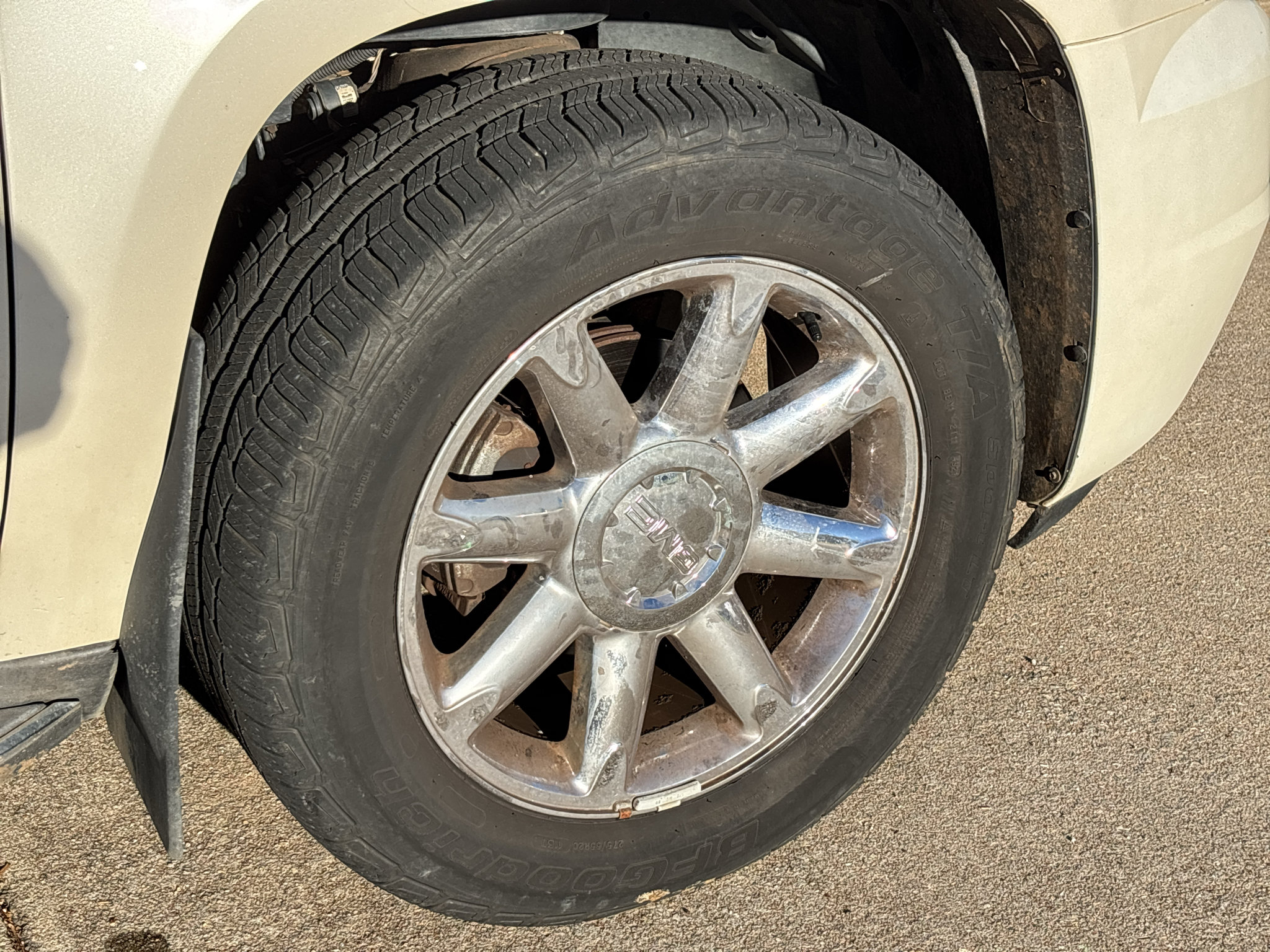 Used 2013 GMC Yukon XL Denali RWD image 10