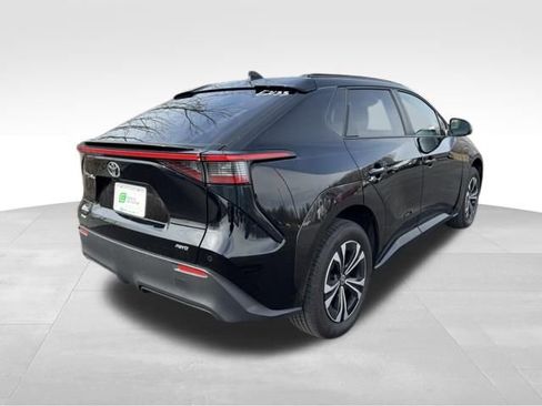 Used 2024 Toyota bZ4X XLE w/ Weather Package image 8