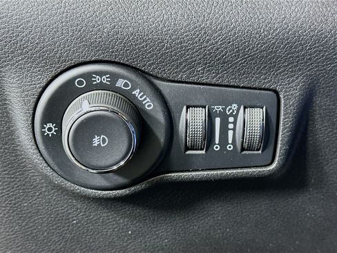 Used 2022 Jeep Compass Latitude AWD/4WD image 16