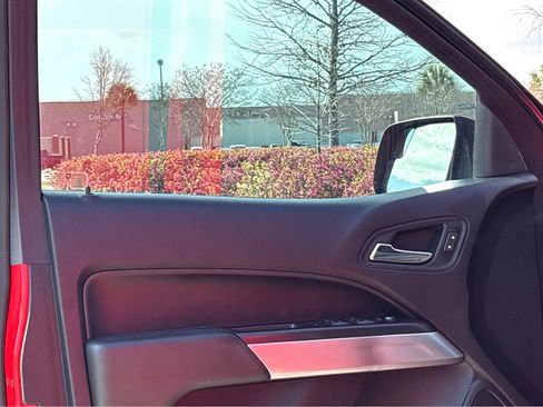 Used 2018 Chevrolet Colorado ZR2 image 9