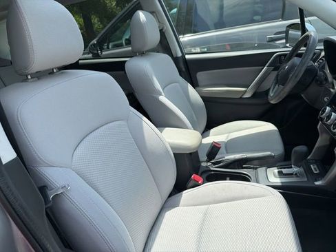 Used 2018 Subaru Forester 2.5i Premium AWD/4WD image 28
