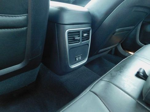 Used 2021 Chrysler 300 Touring L image 15