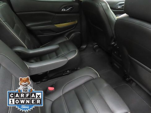 Used 2018 GMC Acadia Denali w/ Technology Package FWD image 25