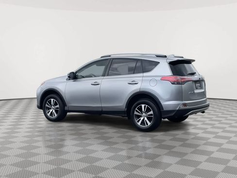 Used 2018 Toyota RAV4 XLE FWD image 6