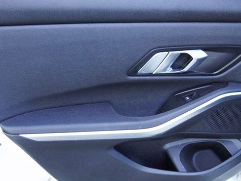 Used 2020 BMW 330i Sedan w/ Convenience Package image 31