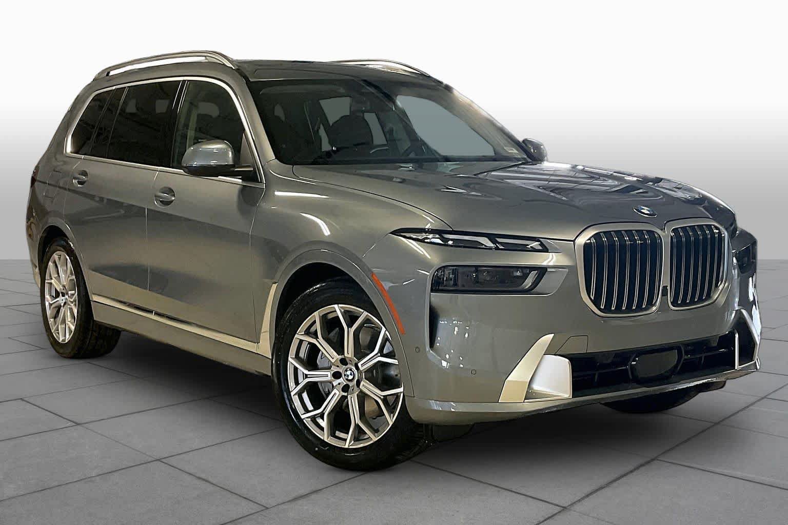 Used 2026 BMW X7 xDrive40i w/ Premium Package AWD/4WD image 2