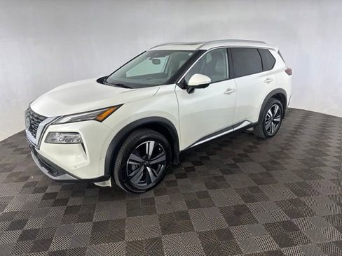 Certified 2022 Nissan Rogue SL w/ SL Premium Package AWD/4WD image 3
