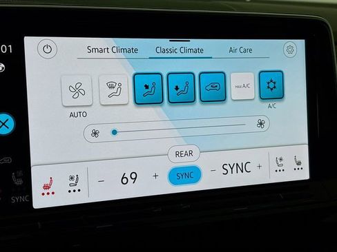 New 2026 Volkswagen Atlas SE image 17