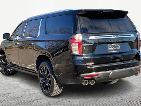Used 2023 Chevrolet Suburban High Country image 11