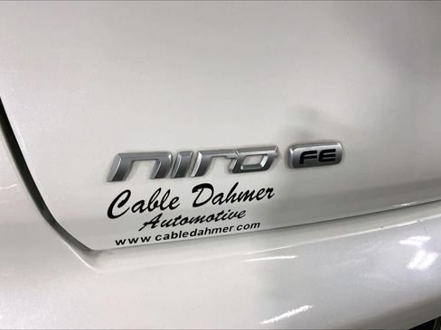 Used 2020 Kia Niro LX FWD image 8