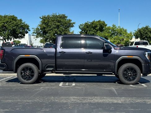Used 2026 GMC Sierra 2500 AT4 w/ AT4 Premium Plus Package AWD/4WD image 3