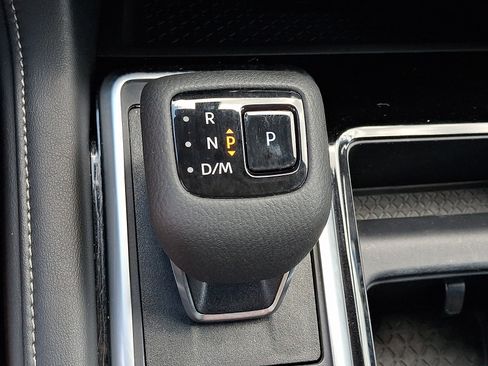 Used 2024 Nissan Pathfinder SL w/ SL Premium Package AWD/4WD image 17