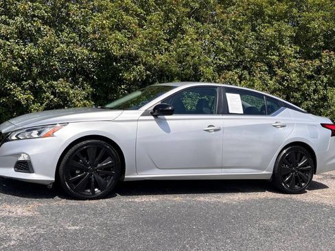 Used 2021 Nissan Altima 2.5 SR FWD image 3