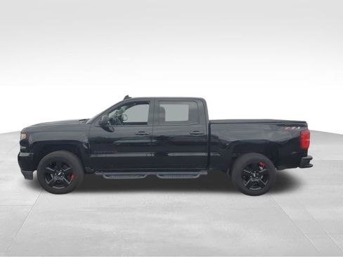 Used 2018 Chevrolet Silverado 1500 LTZ Z71 w/ Redline Edition image 2