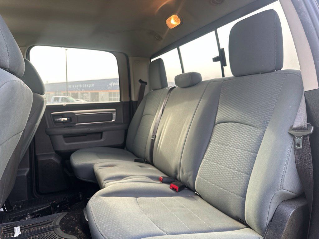 Used 2019 RAM 1500 Classic SLT AWD/4WD image 12