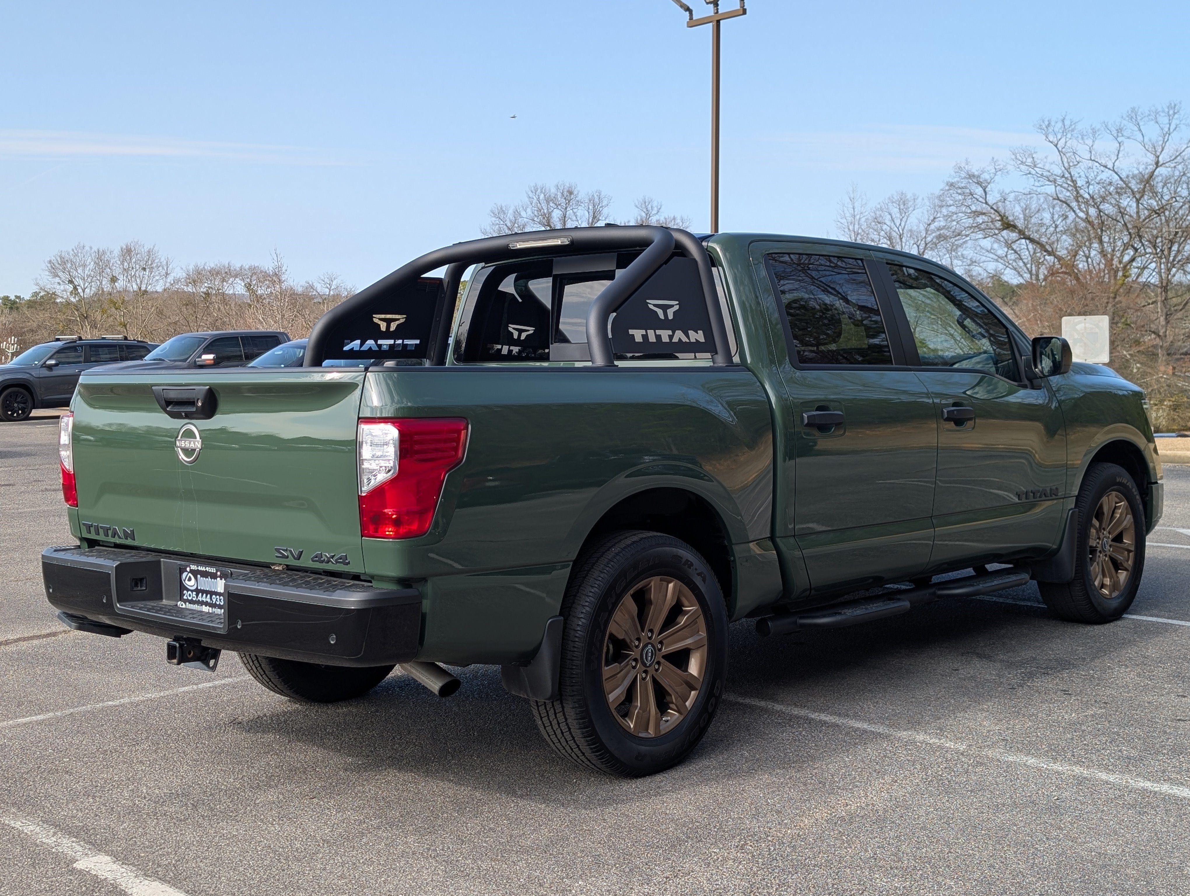Used 2024 Nissan Titan SV w/ SV Bronze Edition Package AWD/4WD image 9