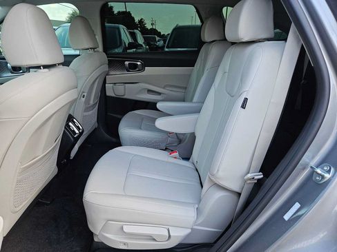 Used 2025 Kia Sorento EX w/ EX Panoramic Sunroof Package FWD image 17