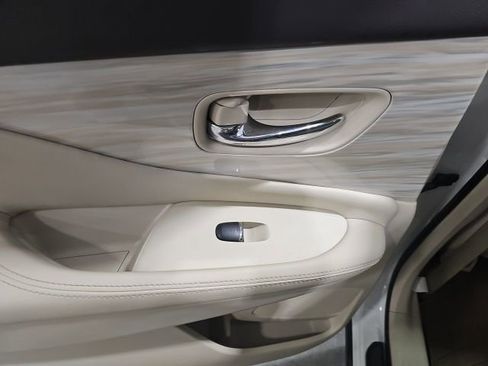 Used 2018 Nissan Murano Platinum image 19