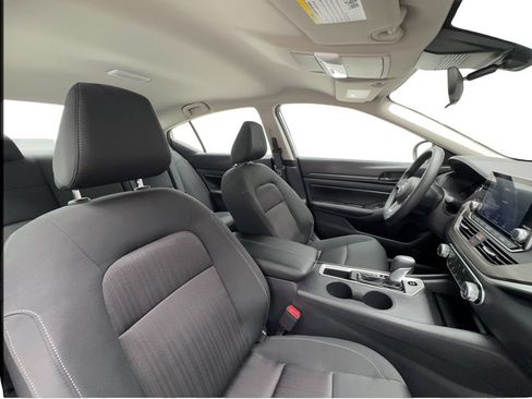 Used 2026 Nissan Altima 2.5 SV FWD image 28
