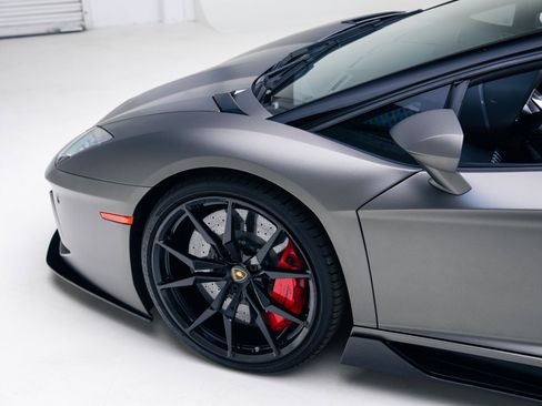 Used 2015 Lamborghini Aventador LP 700-4 image 18