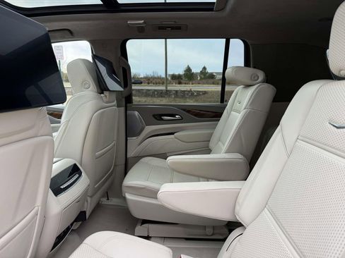 Certified 2024 Cadillac Escalade ESV Sport Platinum w/ LPO, ONYX Package image 18